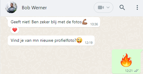 WhatsApp gesprek met enthousiaste reactie klant na het voor het eerst zien van zijn personal branding foto's.